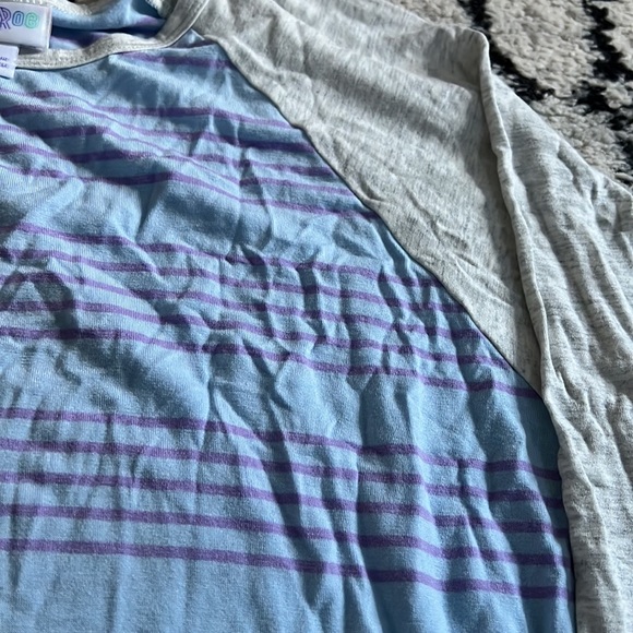 LulaRoe Randy Tee - Picture 2 of 4